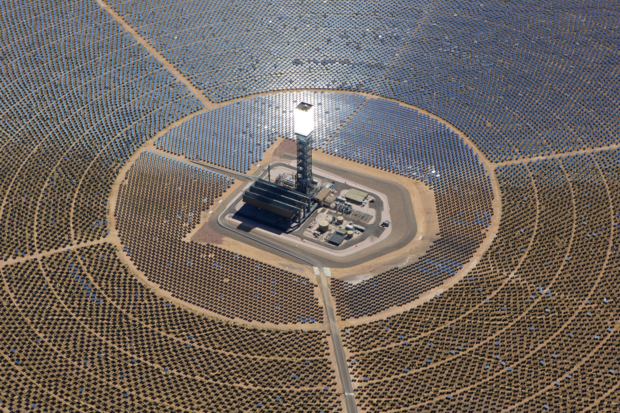 世界最大太陽能電站突發(fā)自燃事故，新能源安全警鐘再次敲響